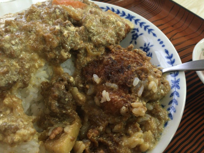 天八 カレーの中から唐揚げ